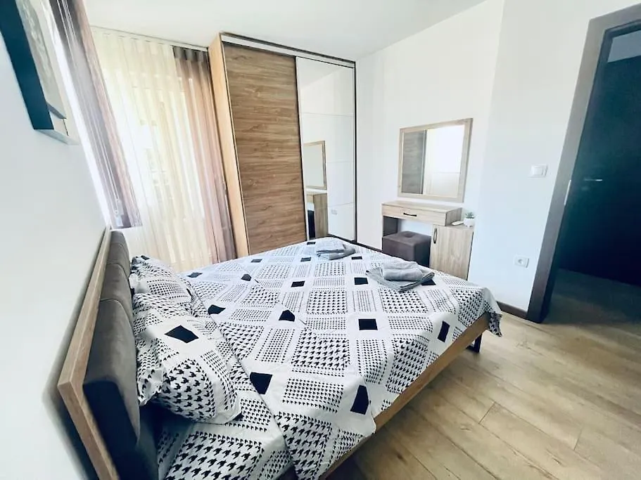 Elegance Estate - Free Parking Apartment Varna