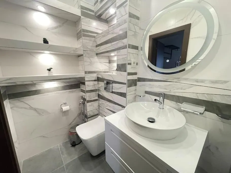 Elegance Estate - Free Parking Apartment Varna