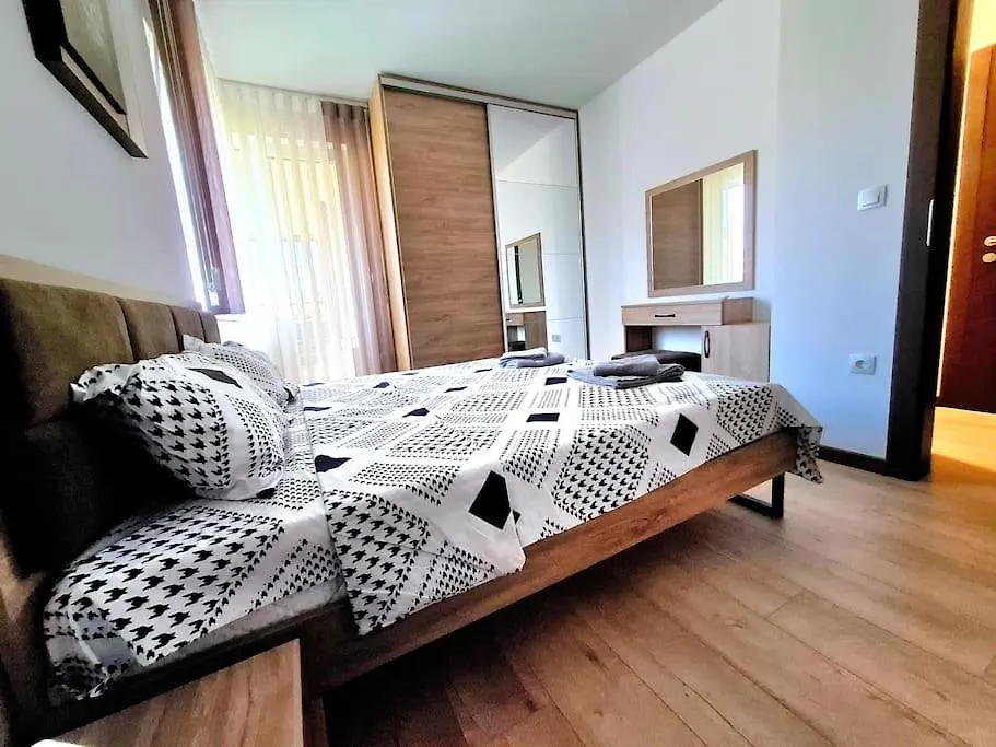 Elegance Estate - Free Parking Apartment Varna