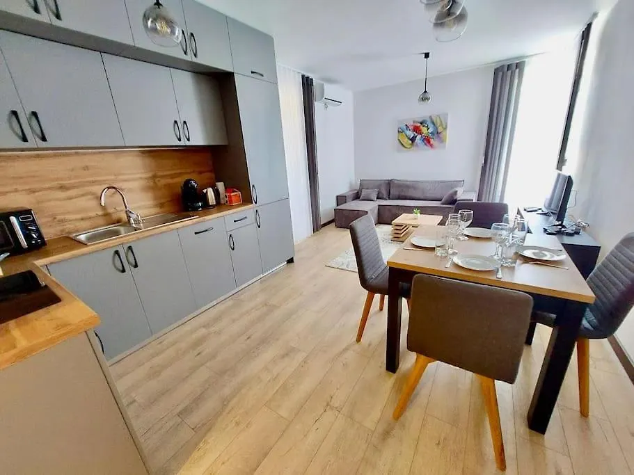 Elegance Estate - Free Parking Apartment Varna